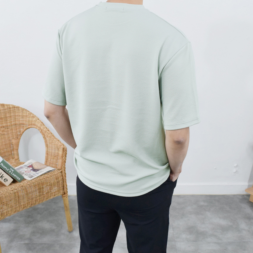 반팔 티셔츠 모델 착용 이미지-S14L6